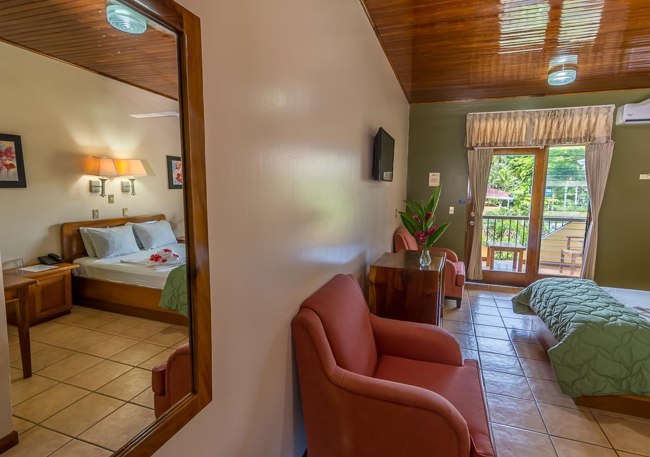 Hotel Manuel Antonio Exterior photo