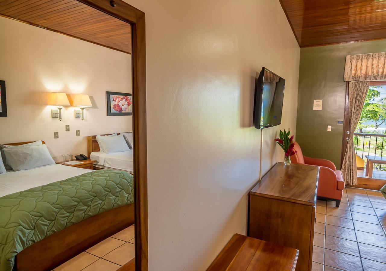 Hotel Manuel Antonio Exterior photo