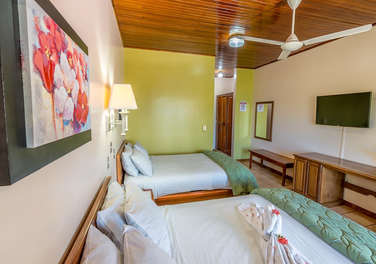 Hotel Manuel Antonio Exterior photo